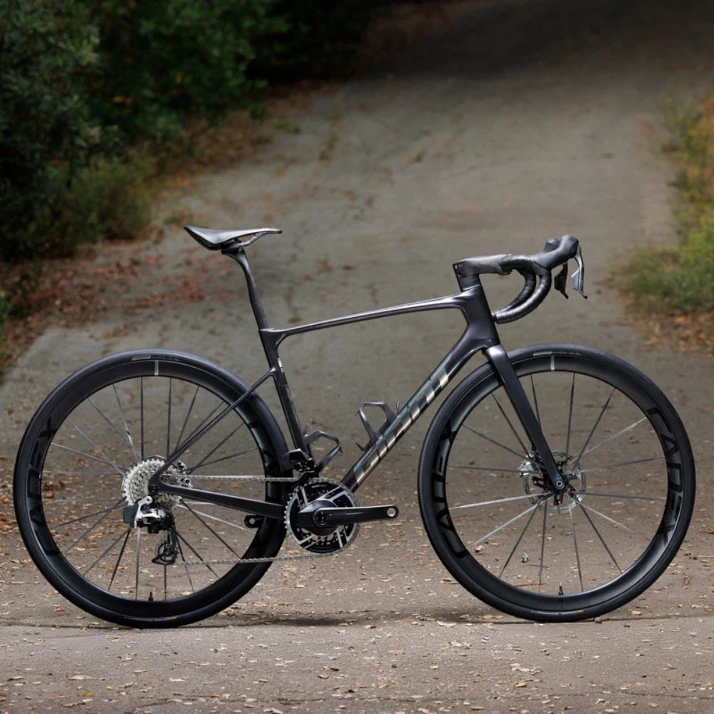 Le Nouveau Defy Advanced Pro 1 2025 - Couleur Meteor Storm %ef%b8%8f%ef%b8%8fla Derni%c3%a8re G%c3%a9n%c3%a9ratio