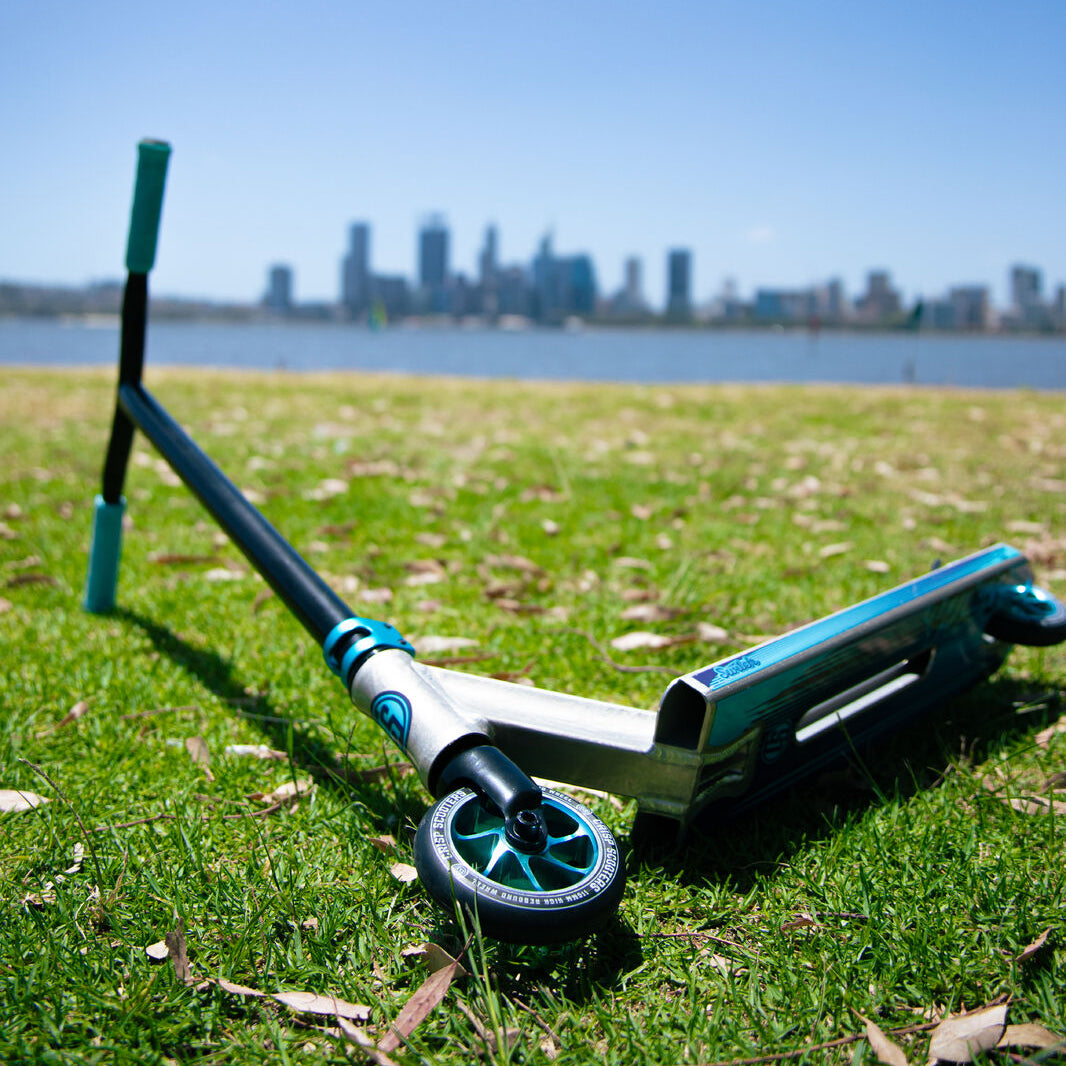 Crisp Switch Stunt Scooter