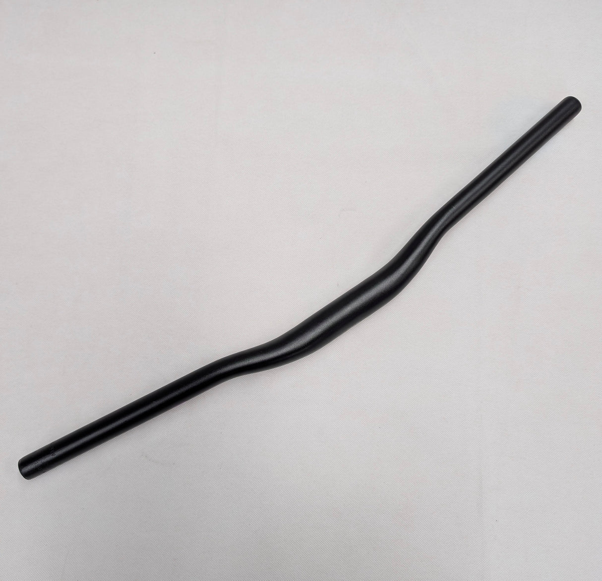 MTB Handlebar 31.8mm 640mm x 19mm Rise Alloy Black (New, Scratched)