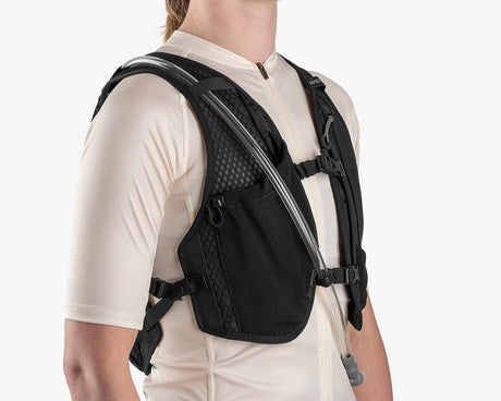 Apidura Racing Hydration Vest oblique