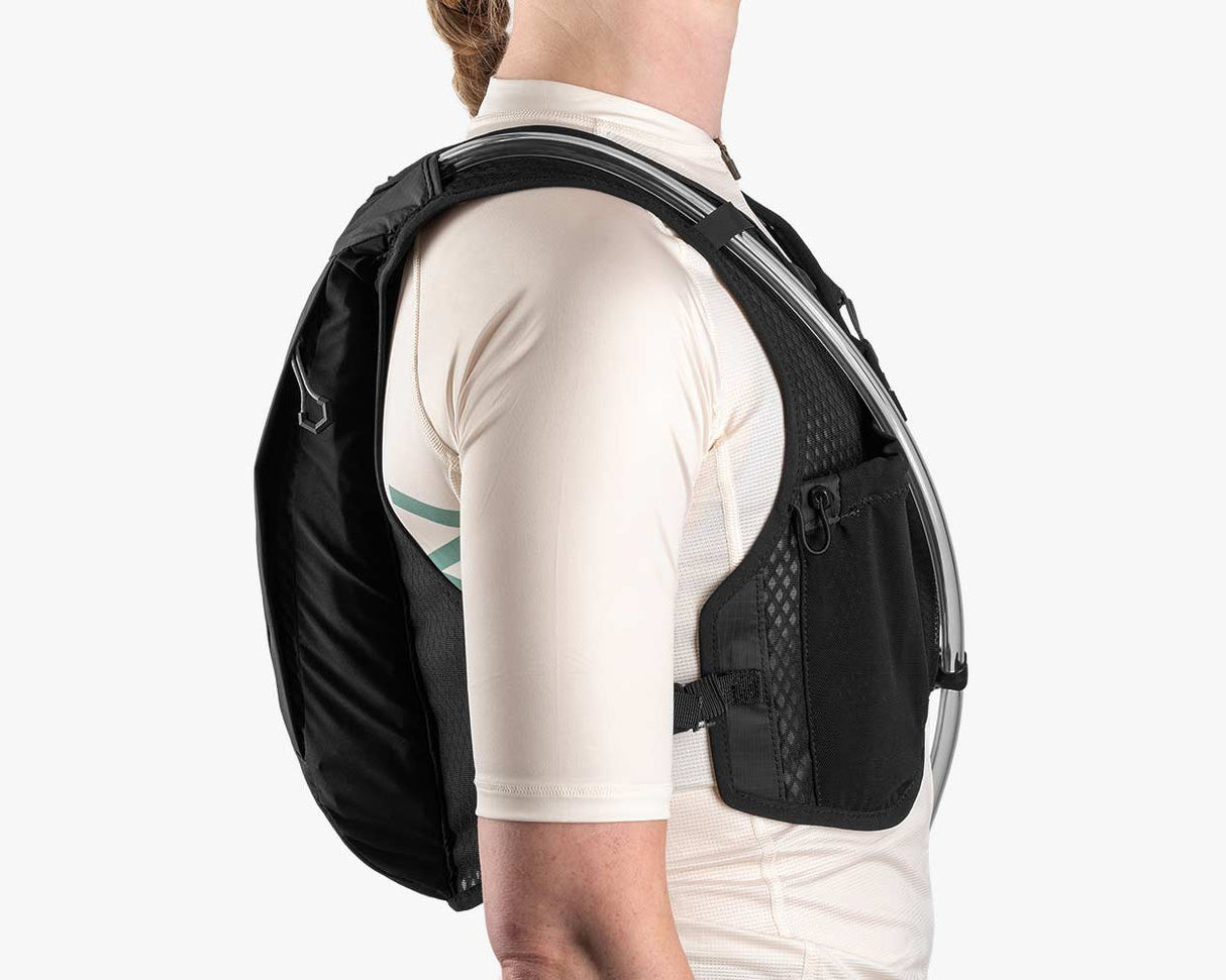Apidura Racing Hydration Vest side