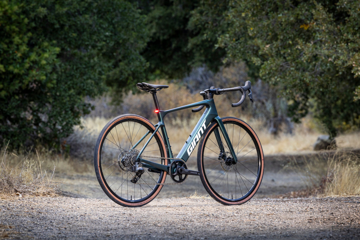 Giant Defy Advanced E+ Elite AR (2025)