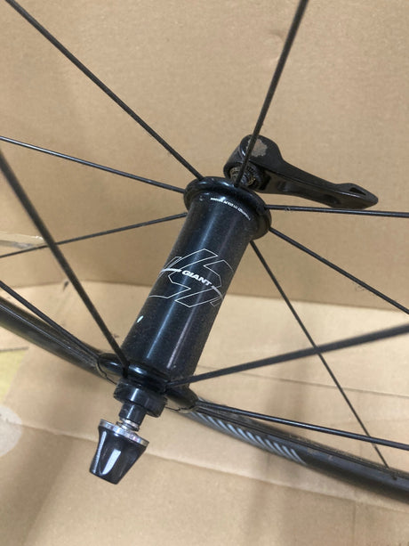 SP06 Giant SLR1 Front  700c