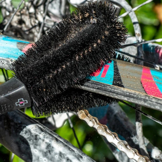 Muc-Off Two Prong Brush