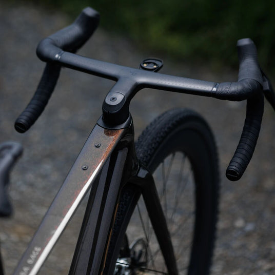 Orbea Terra Race cockpt setup and wide front tyre